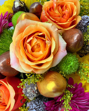 Load image into Gallery viewer, Flora Delights Bouquet
