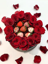Charger l&#39;image dans la galerie, Royal Round Roses and Berries

