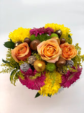 Load image into Gallery viewer, Flora Delights Bouquet
