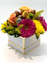 Load image into Gallery viewer, Flora Delights Bouquet
