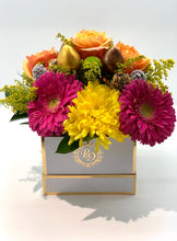 Load image into Gallery viewer, Flora Delights Bouquet

