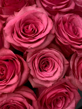 Charger l&#39;image dans la galerie, Medium Luxury Fresh Blooms
