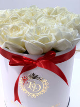 Charger l&#39;image dans la galerie, Medium Luxury Fresh Blooms
